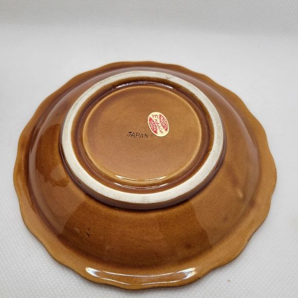 Vintage Japan Pottery Small Water Pitcher and Basin in Brown with Raised Florals - Picture 10 of 12